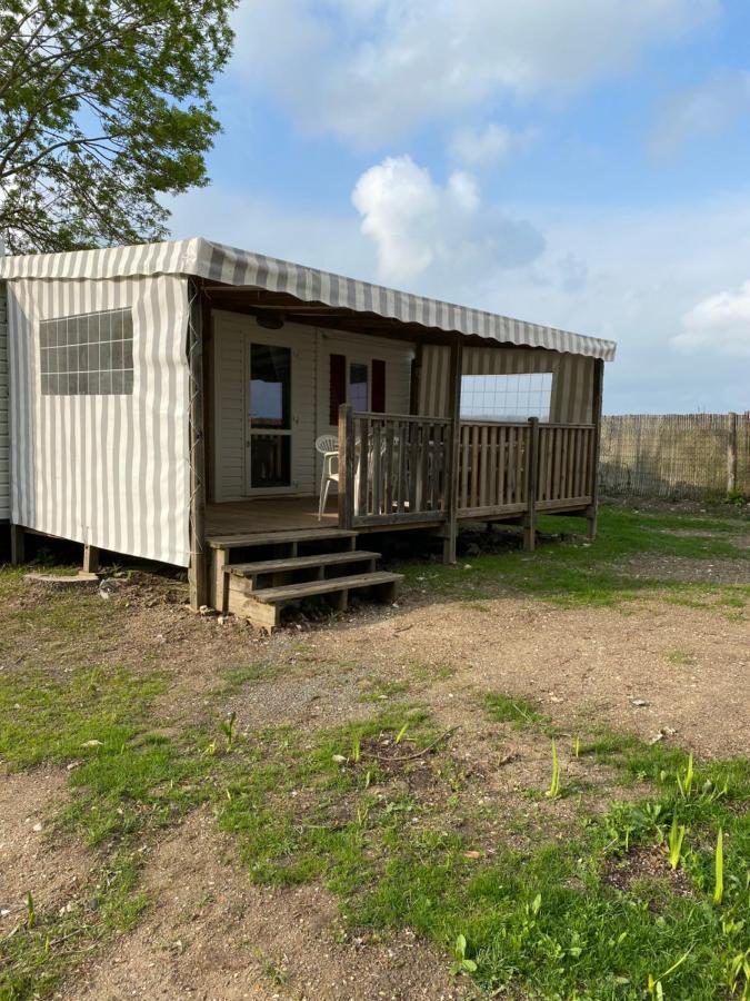 Mobil Home Avec Spacieuse Terrasse A Meschers Proche De Royan Bagian luar foto
